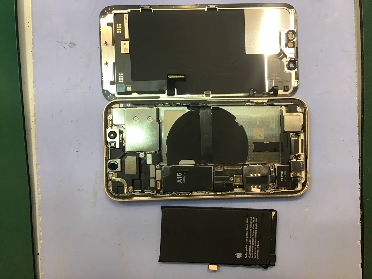 iPhone13miniのバッテリー交換ならデータそのまま修理可能なスマホ修理工房西八王子店へ！
