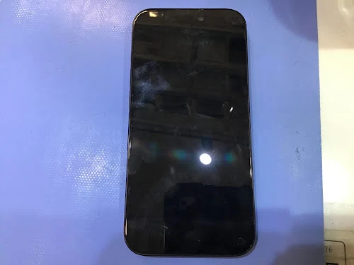 プール水（塩素系水溶液）の浸入が及ぼす内部基盤の腐食メカニズム。iPhone 15 Proの水没復旧処理と回路洗浄工程の技術検証