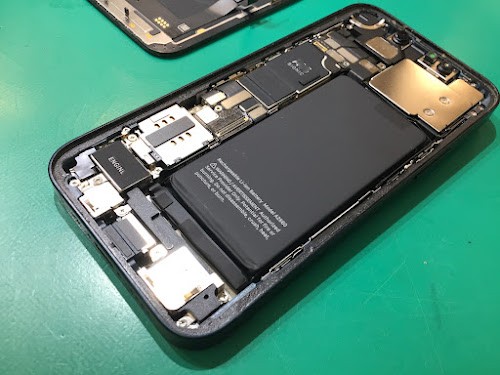 充電の減りが早い悩みはスマホ修理工房二俣川店へ！