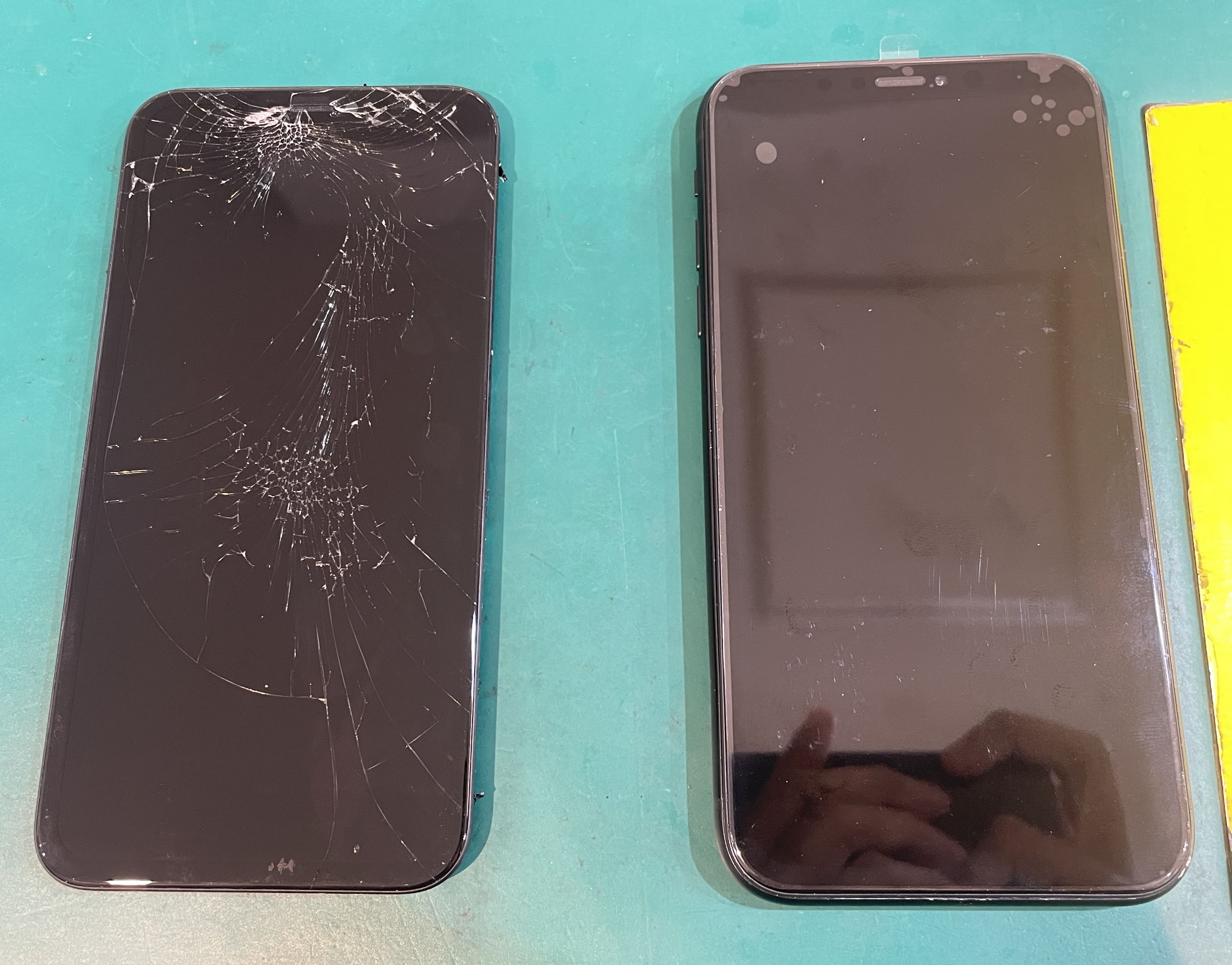 iPhone XRの画面交換 液晶漏れ ゴーストタッチ