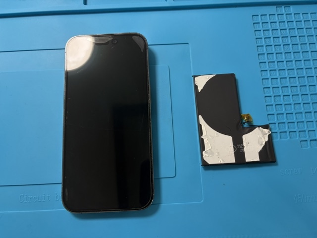 神戸市からお越しのお客様よりiPhone14Proのバッテリー交換をご依頼いただきました！