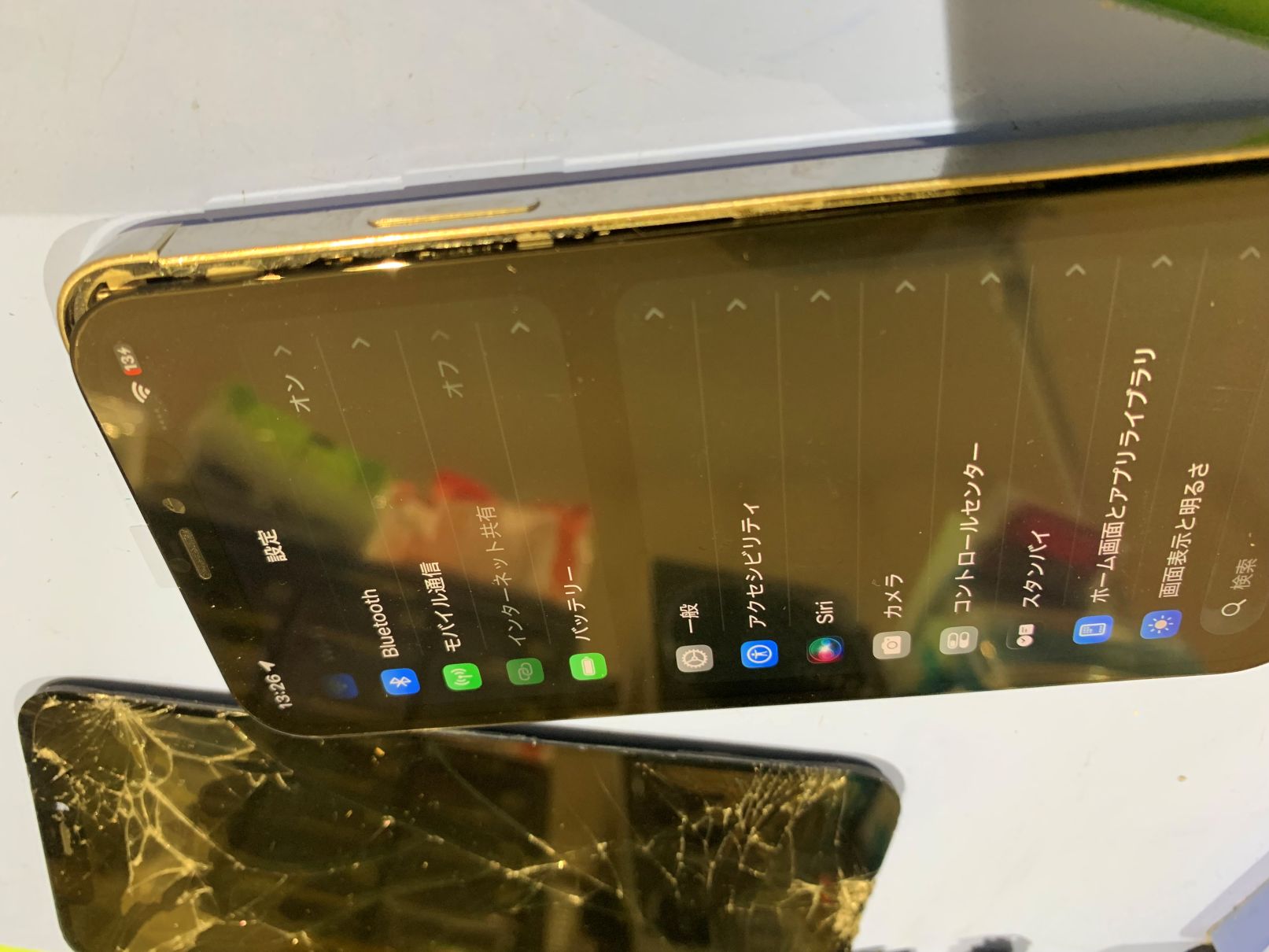 iPhone12 車に轢かれて大破/足立区からご来店【スマホ修理工房フレスポ八潮店】