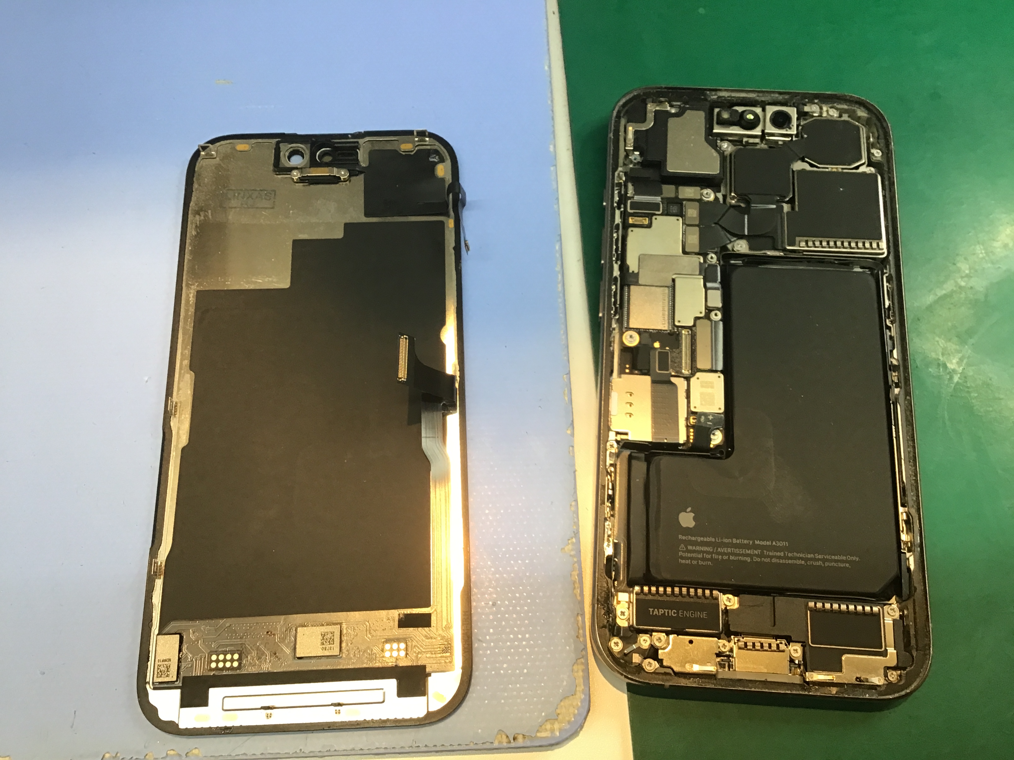 iPhone14Proの液晶交換は、データそのまま・即日修理のスマホ修理工房京王聖蹟桜ヶ丘ショッピングセンターB館店へ！