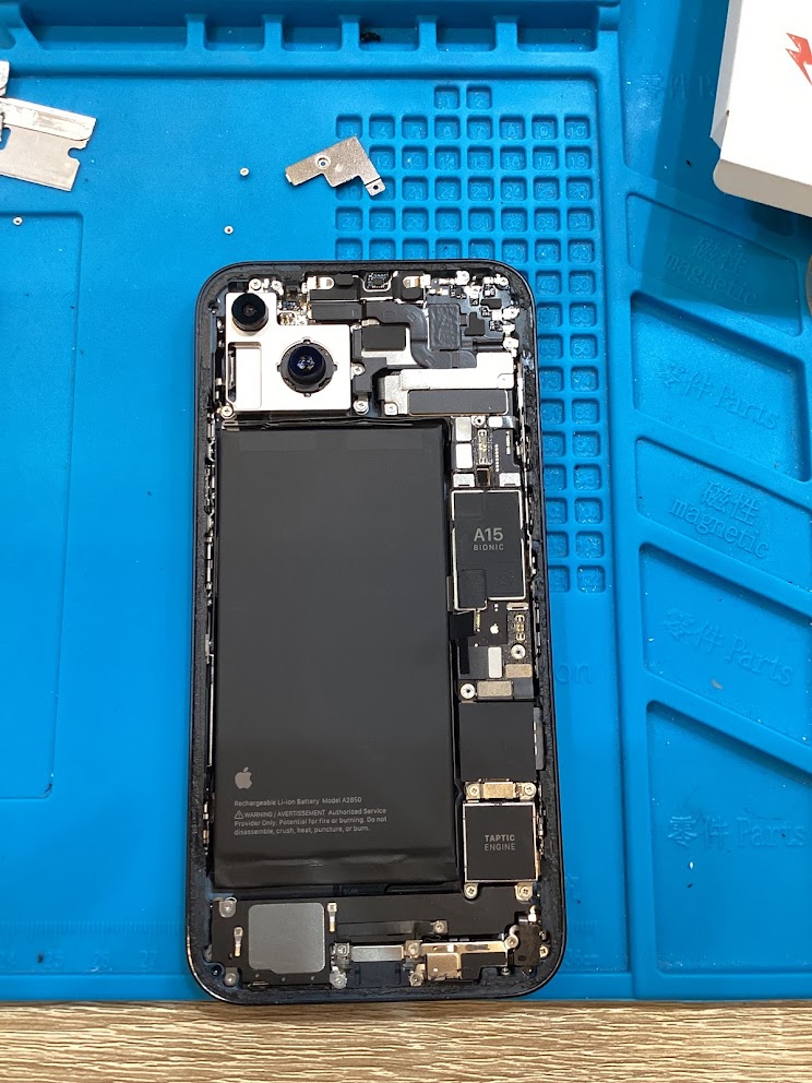 iPhone14plusのバッテリー交換ならデータをそのまま・最短即日修理のスマホ修理工房グランデュオ蒲田店へ！