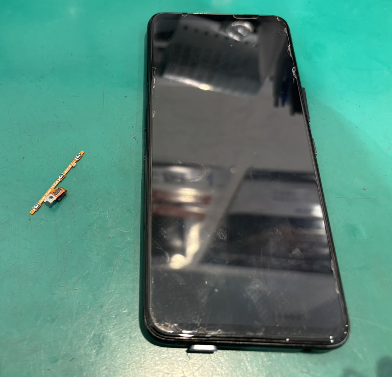 ROG Phone 5sの電源ボタン修理を承りました！【スマホ修理工房新百合丘オーパ店】