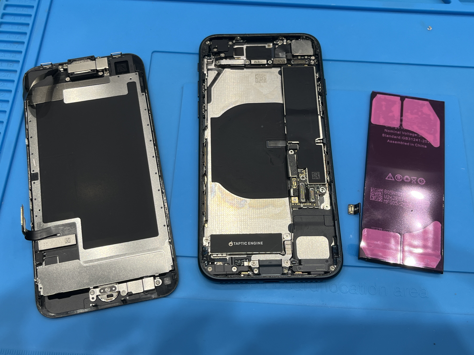 iPhone SE 第3世代（アイフォン エスイー 第三世代）のバッテリー交換修理｜電池持ちの悪化は交換で改善できます