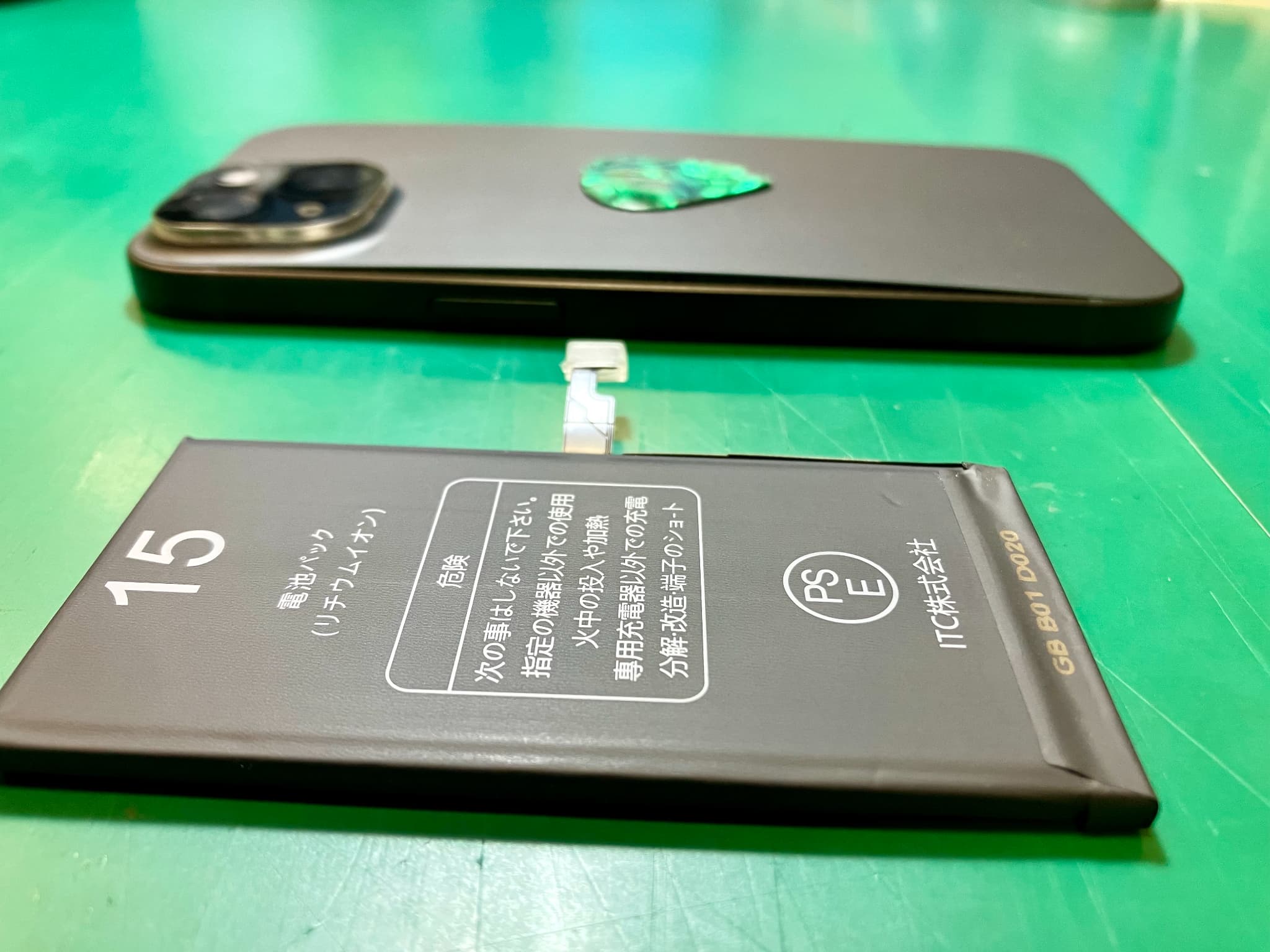 iPhone15の膨張したバッテリーを即日交換でご対応させていただきました。　-スマホ修理工房浦和パルコ店-
