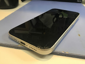 充電ケーブルを挿しても反応しない！？そんな時はスマホ修理工房京王聖蹟桜ヶ丘ショッピングセンターB館店へ！