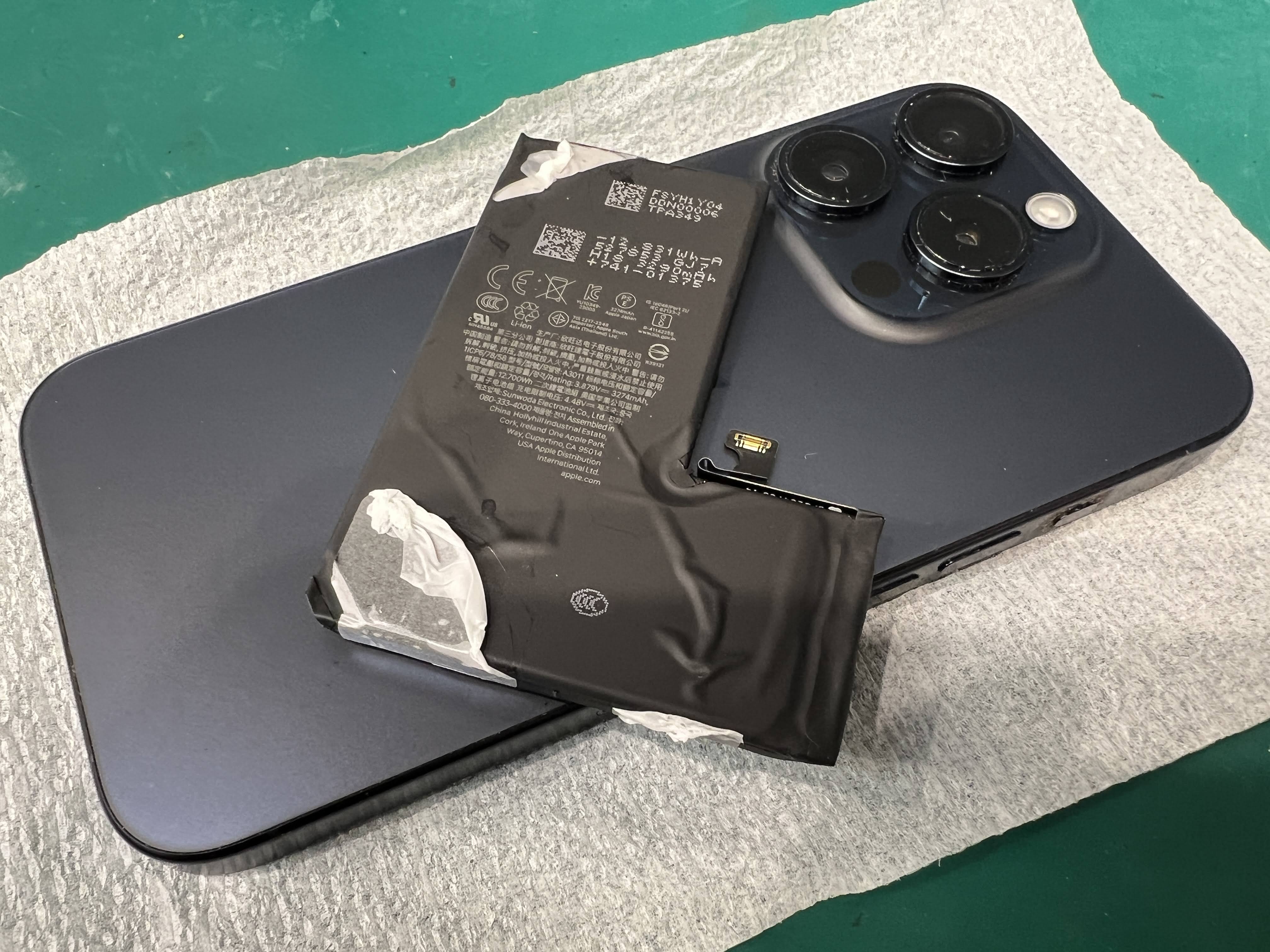 iPhone 15 Pro バッテリーの減りが早い症状を改善｜バッテリー交換修理事例
