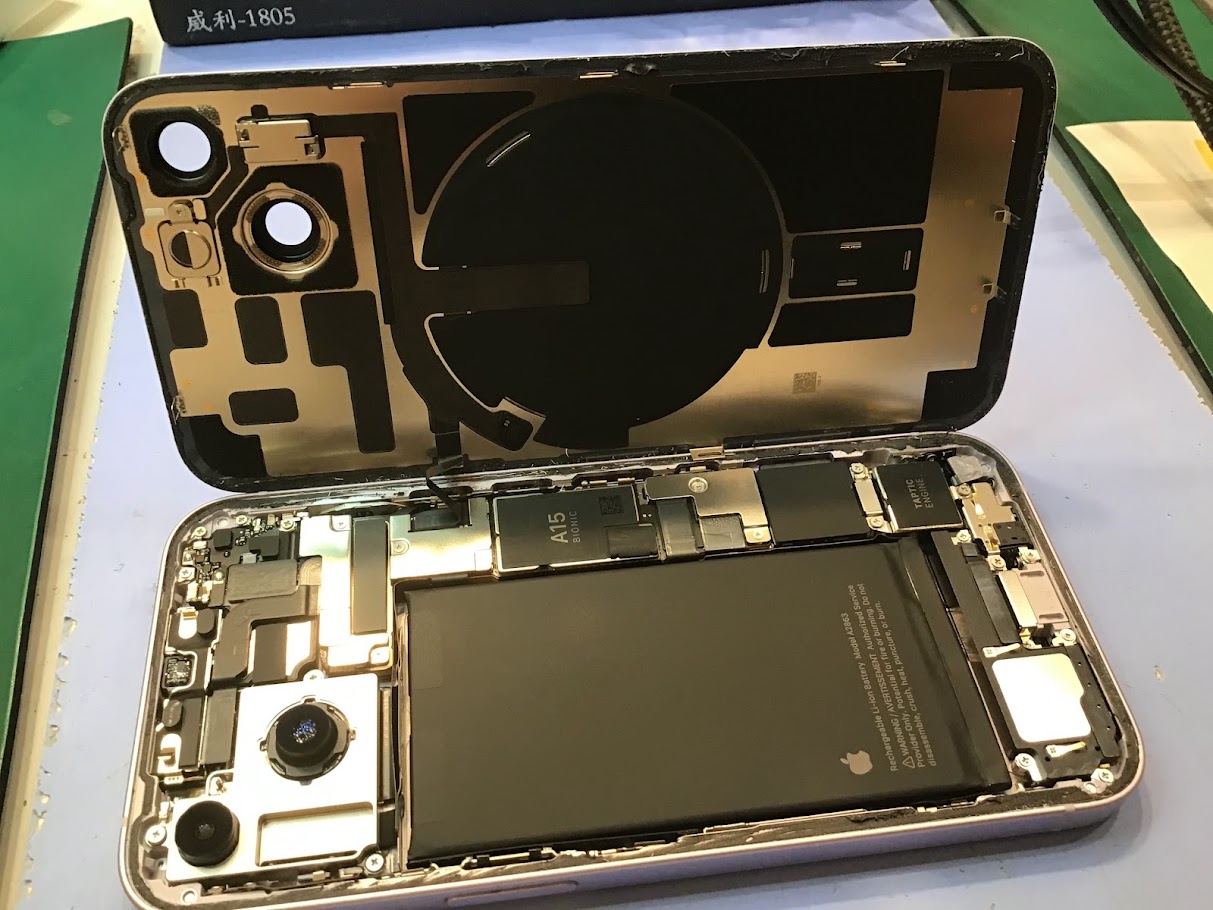 iPhone14のバッテリー交換ならデータそのまま修理可能なスマホ修理工房セレオ甲府店へ！