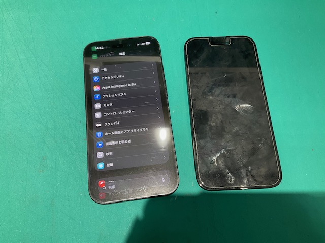 iPhone16 本体を落として画面表示不良が真っ暗に！　画面交換修理　スマホ修理工房新狭山店