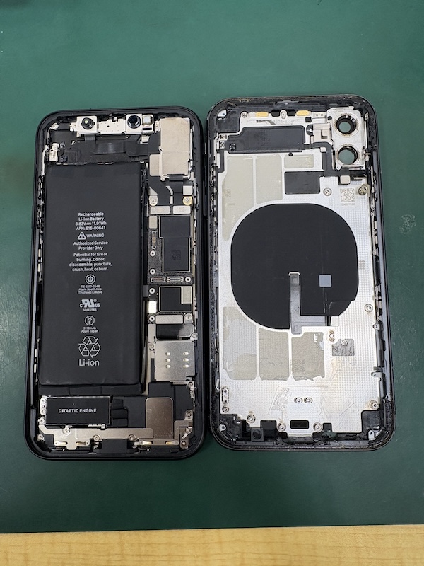 iPhone11 何度か落として背面バキバキで少し穴が空いている！！？？