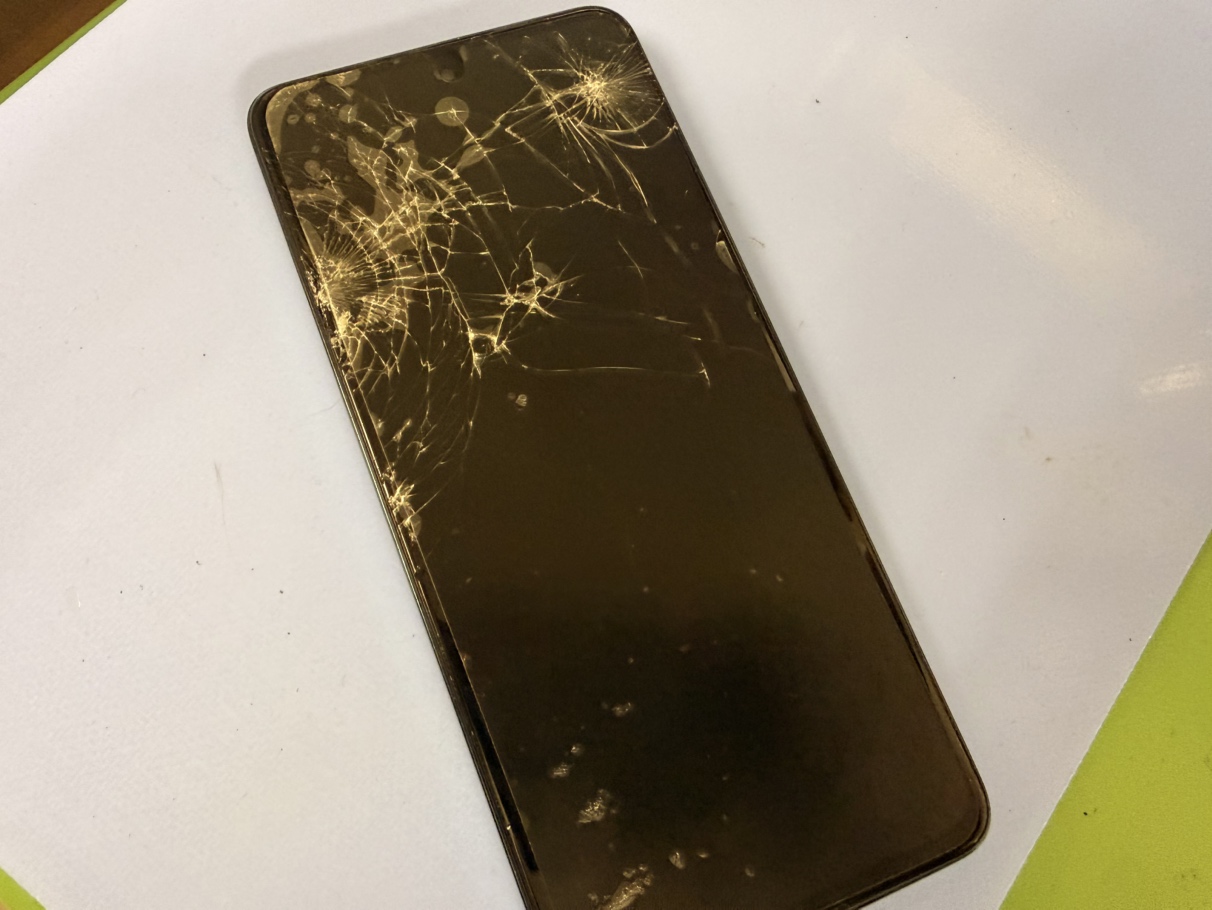【中央林間】OPPO Reno12 Fの画面割れで操作不能に｜画面交換で修理しました