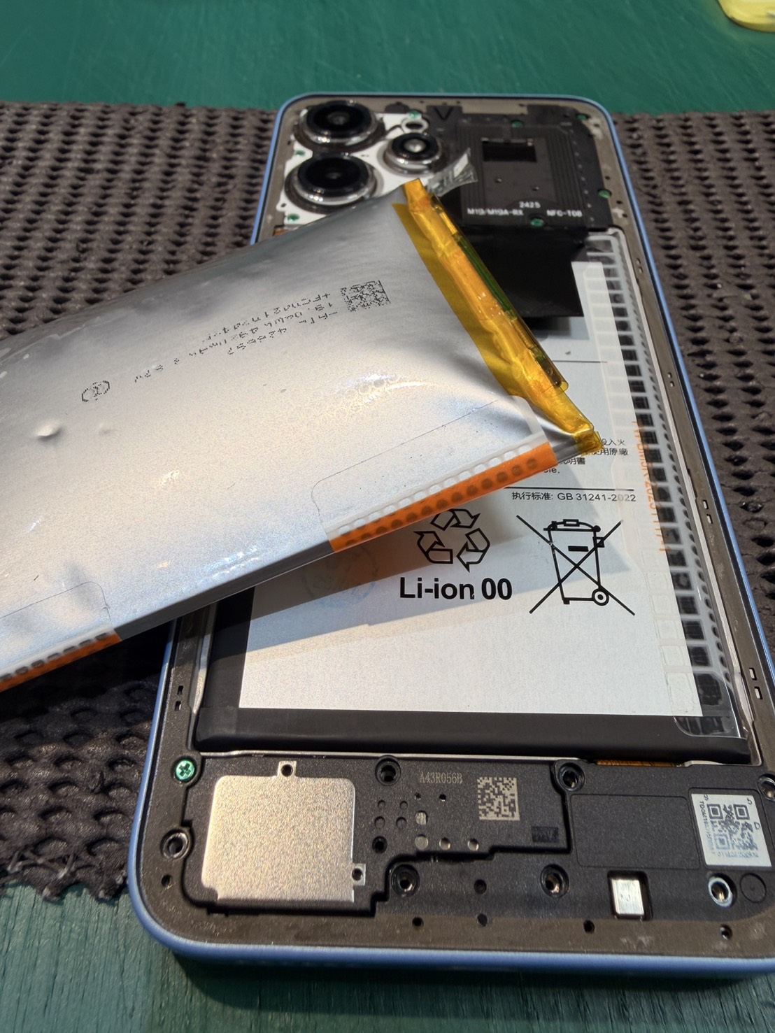 Xaomi Redmi 12 5G バッテリー膨張を交換しました！　-スマホ修理工房　北朝霞店-