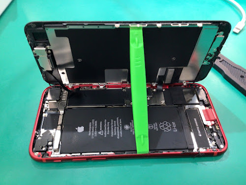 iPhoneSEの修理ならスマホ修理工房二俣川店までお越しください！