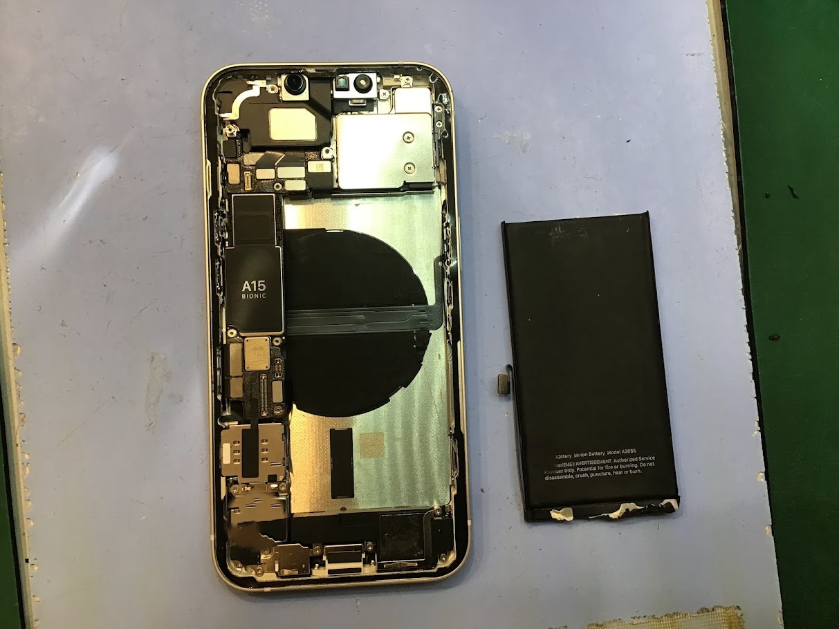 iPhone13のバッテリー交換ならデータそのまま修理可能なスマホ修理工房セレオ甲府店へ！