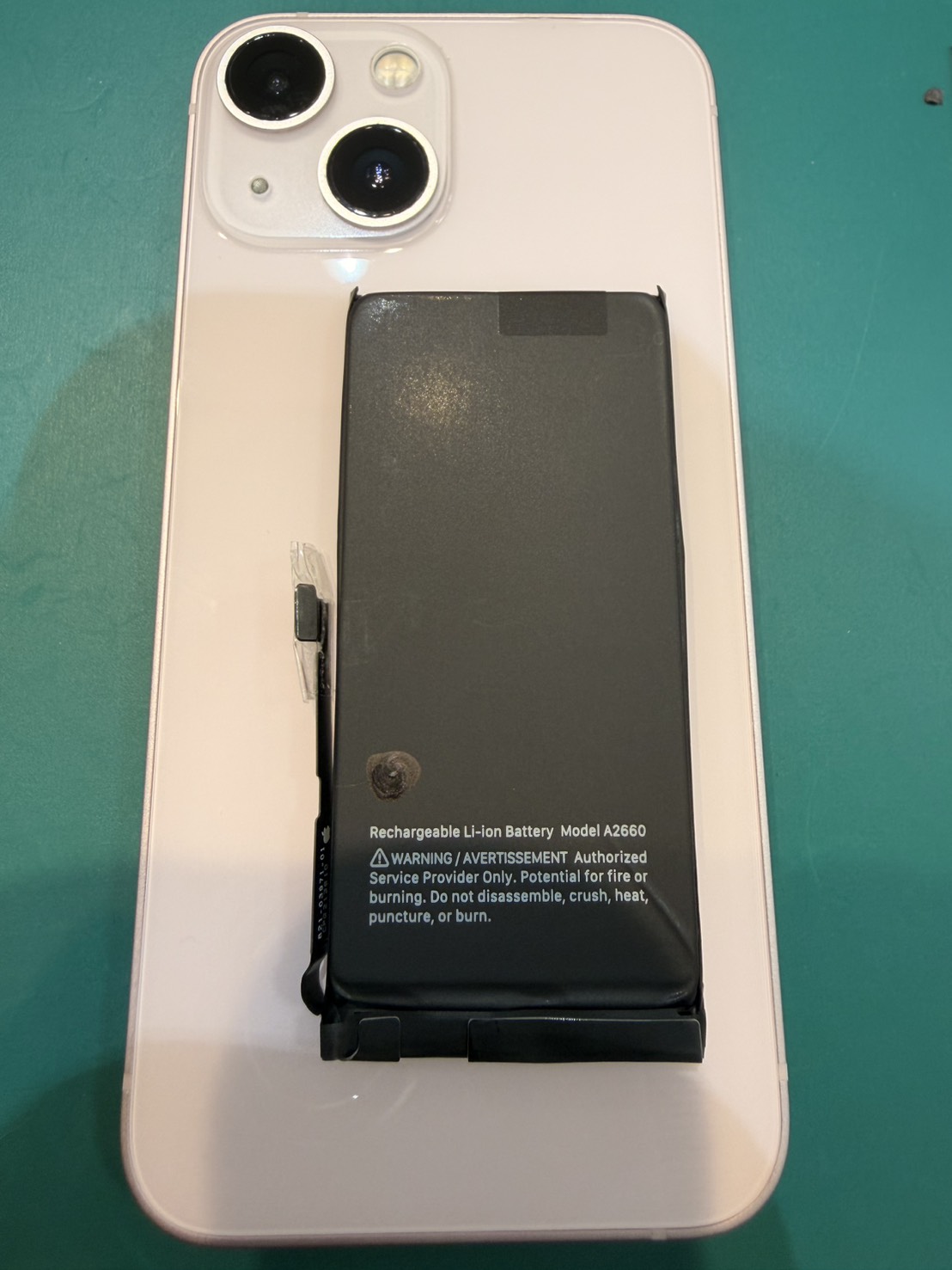 iPhone13miniのバッテリー交換を行いました！　-スマホ修理工房　浦和パルコ店-