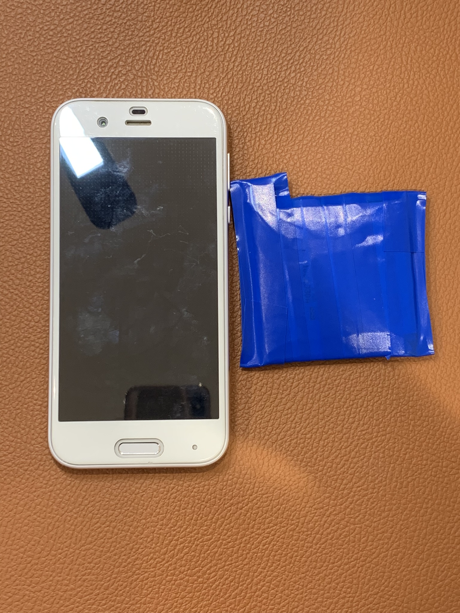 バッテリーが膨張してしまったAQUOS R（アクオス）のバッテリー交換承りました！！
