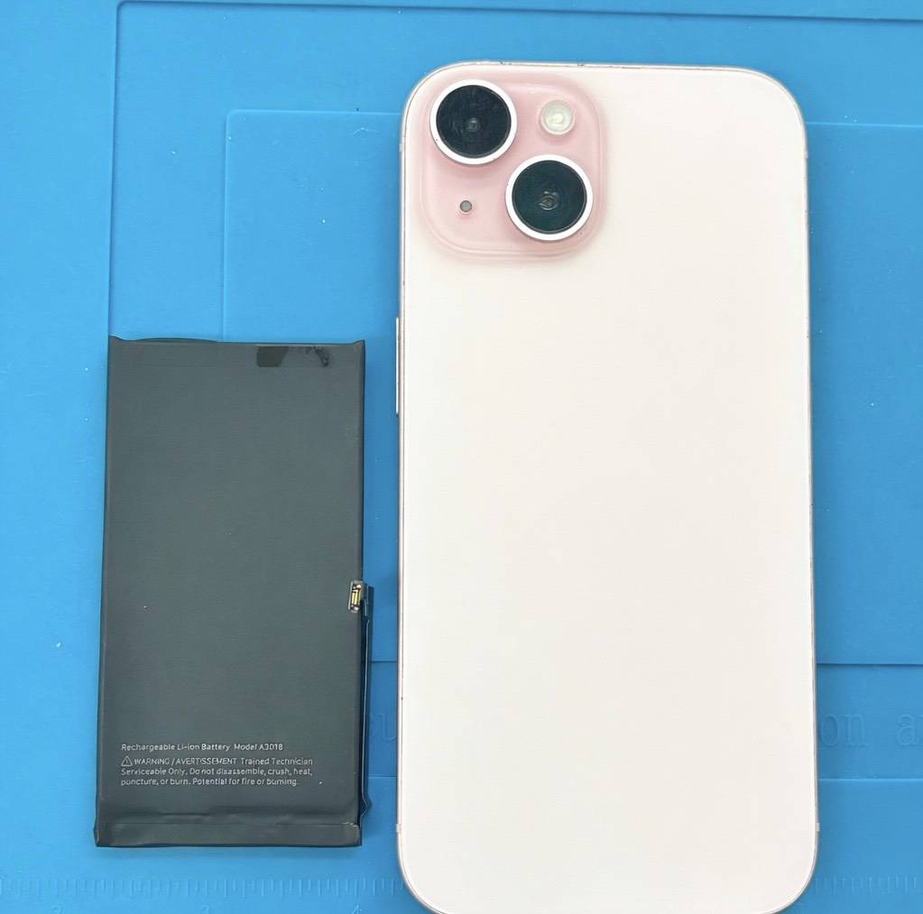 iPhone15シリーズも修理受付中!! 新機種高騰で修理のご検討増えてます【スマホ修理工房上野店】へ！！