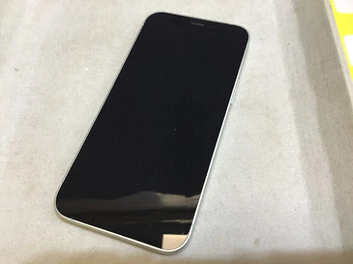 iPhone 14 Pro Maxにおける画面損傷時の症状と安全な液晶交換プロセス
