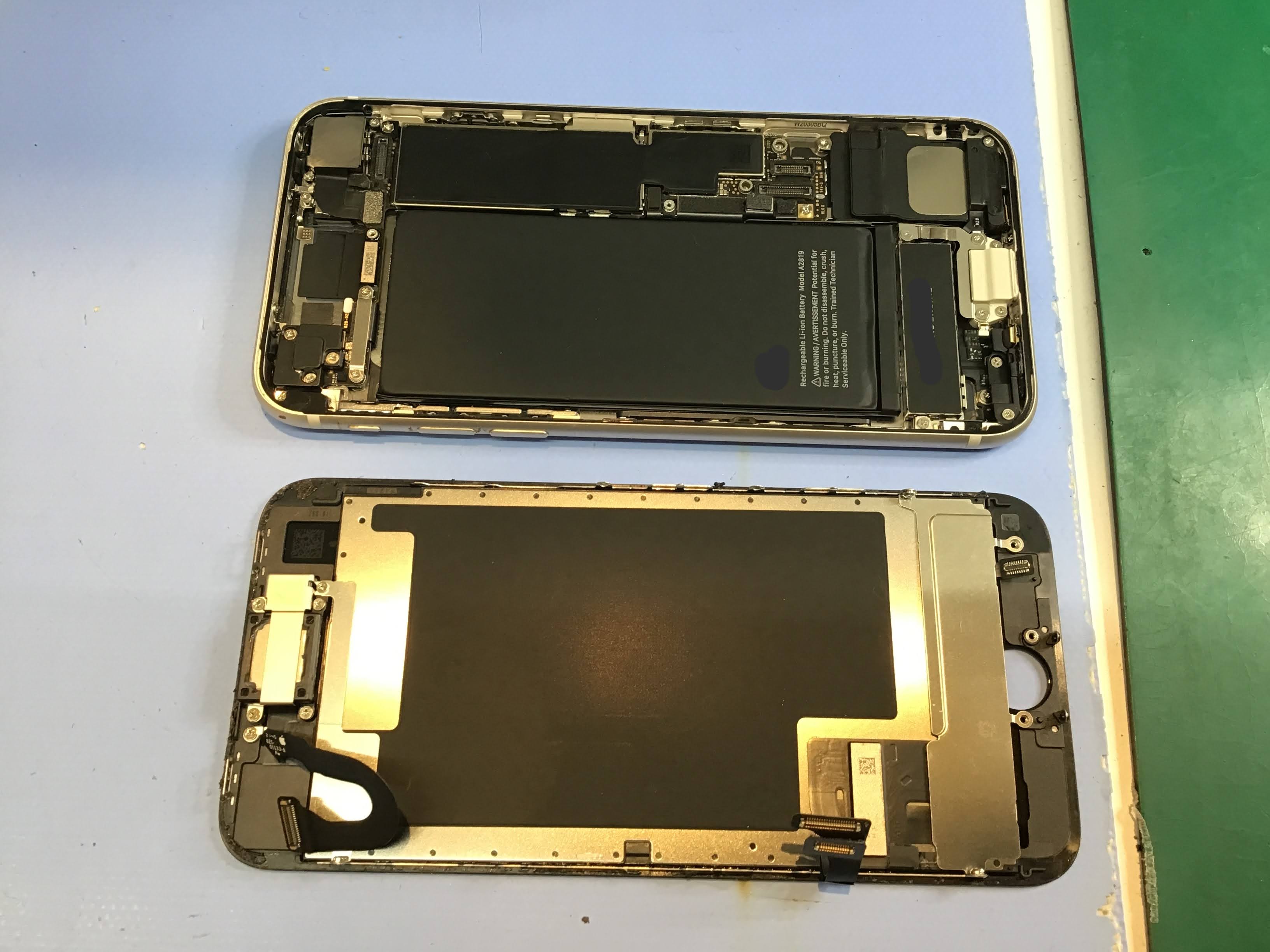 iPhoneのバッテリー交換は、データそのまま・即日修理のスマホ修理工房京王聖蹟桜ヶ丘ショッピングセンターB館店へ！