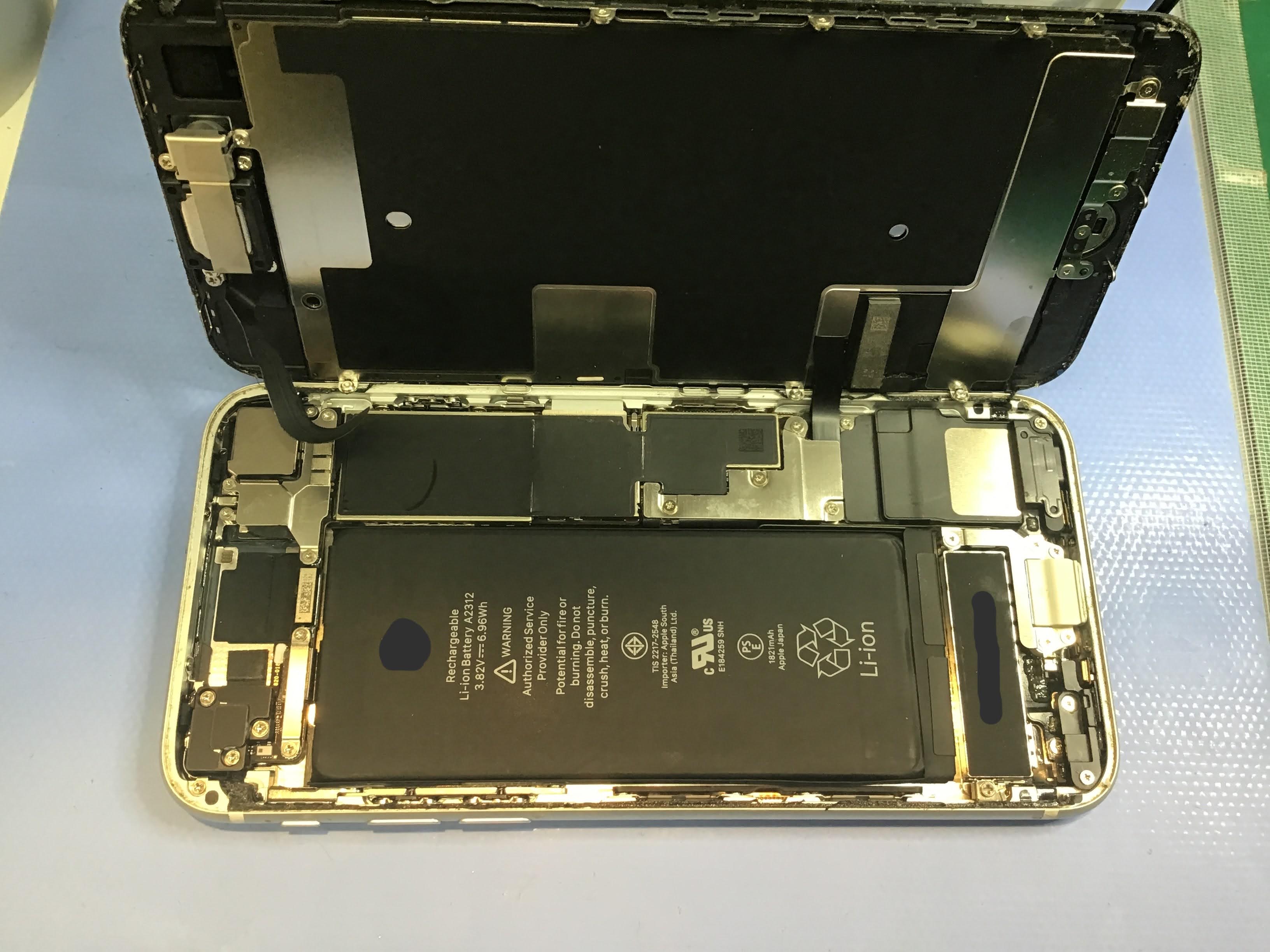 iPhoneのバッテリー交換は、データそのまま・即日修理のスマホ修理工房京王聖蹟桜ヶ丘ショッピングセンターB館店へ！