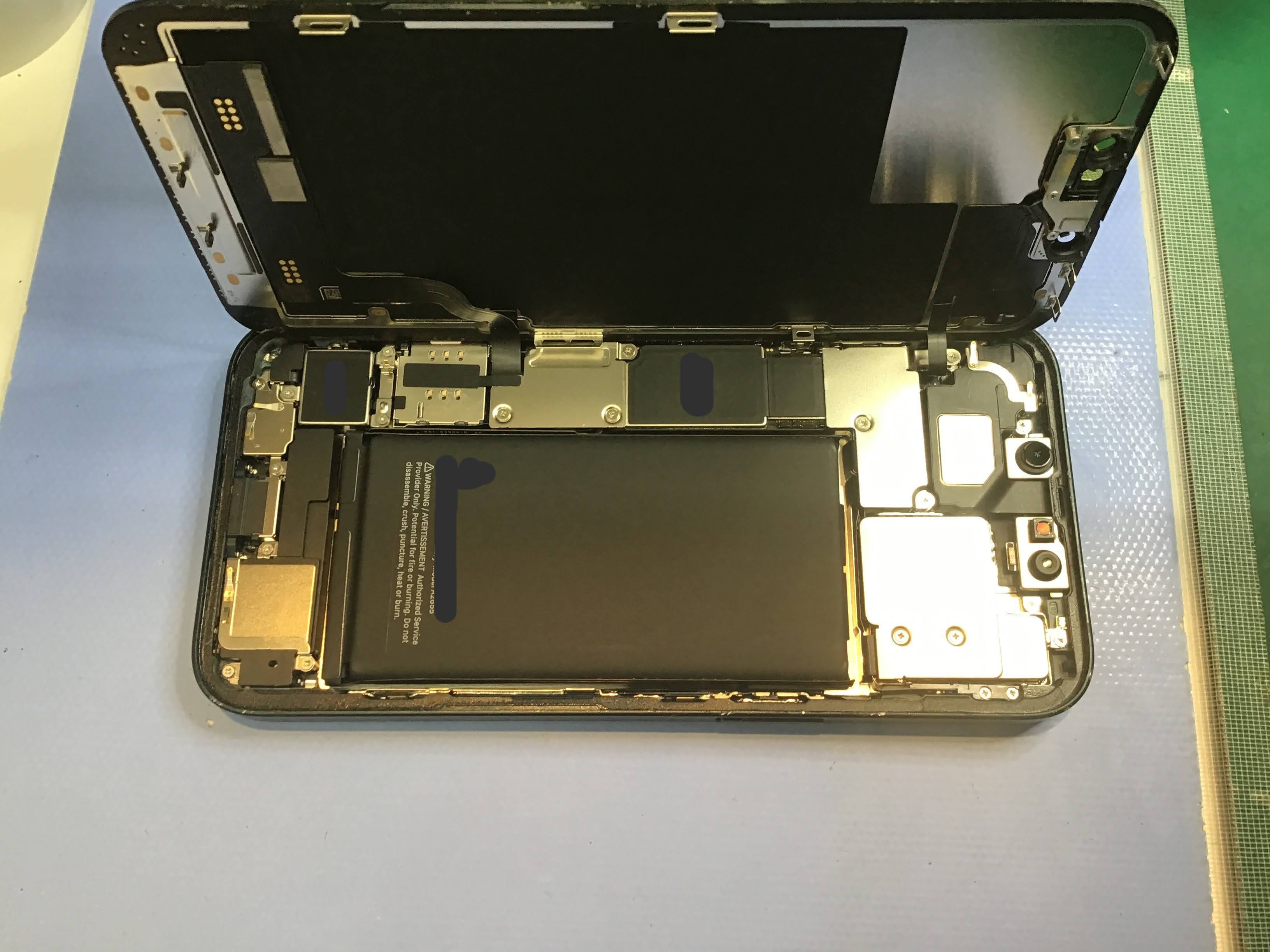 iPhoneのバッテリー交換は、データそのまま・即日修理のスマホ修理工房京王聖蹟桜ヶ丘ショッピングセンターB館店へ！