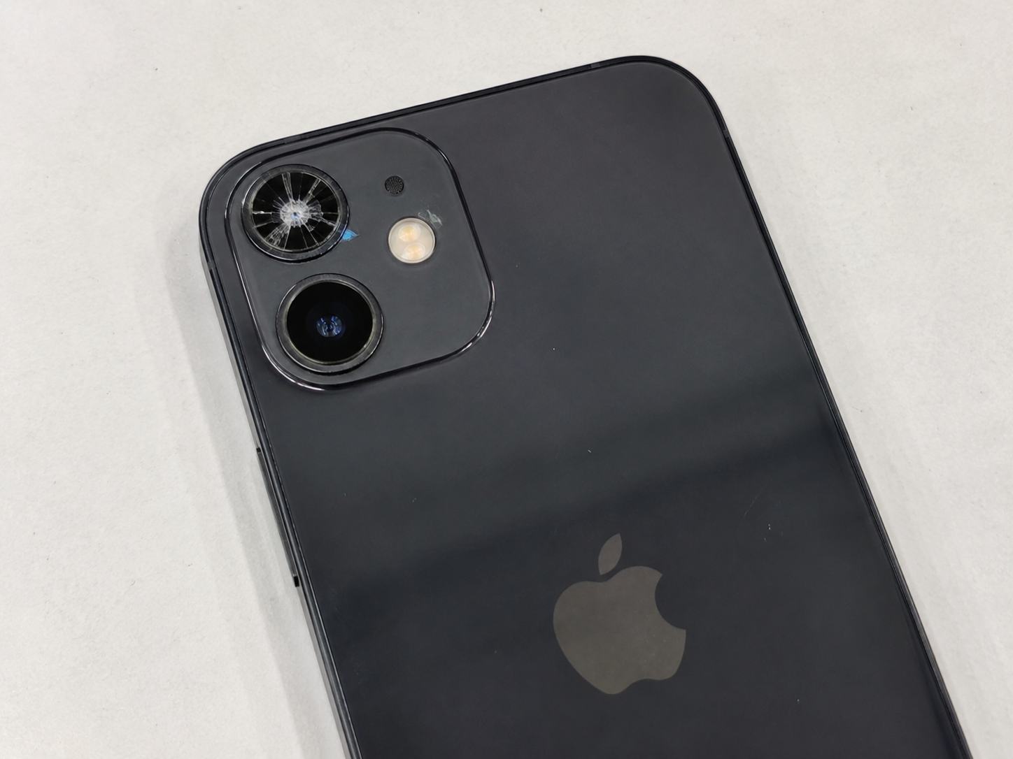 【iPhone14ProMax（アイフォン14プロマックス）】バックパネル交換なら『スマホ修理工房太田店』へ！