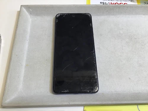 Motorola moto g05の画面割れもスッキリ解決！大画面を元通りに直す画面交換手順