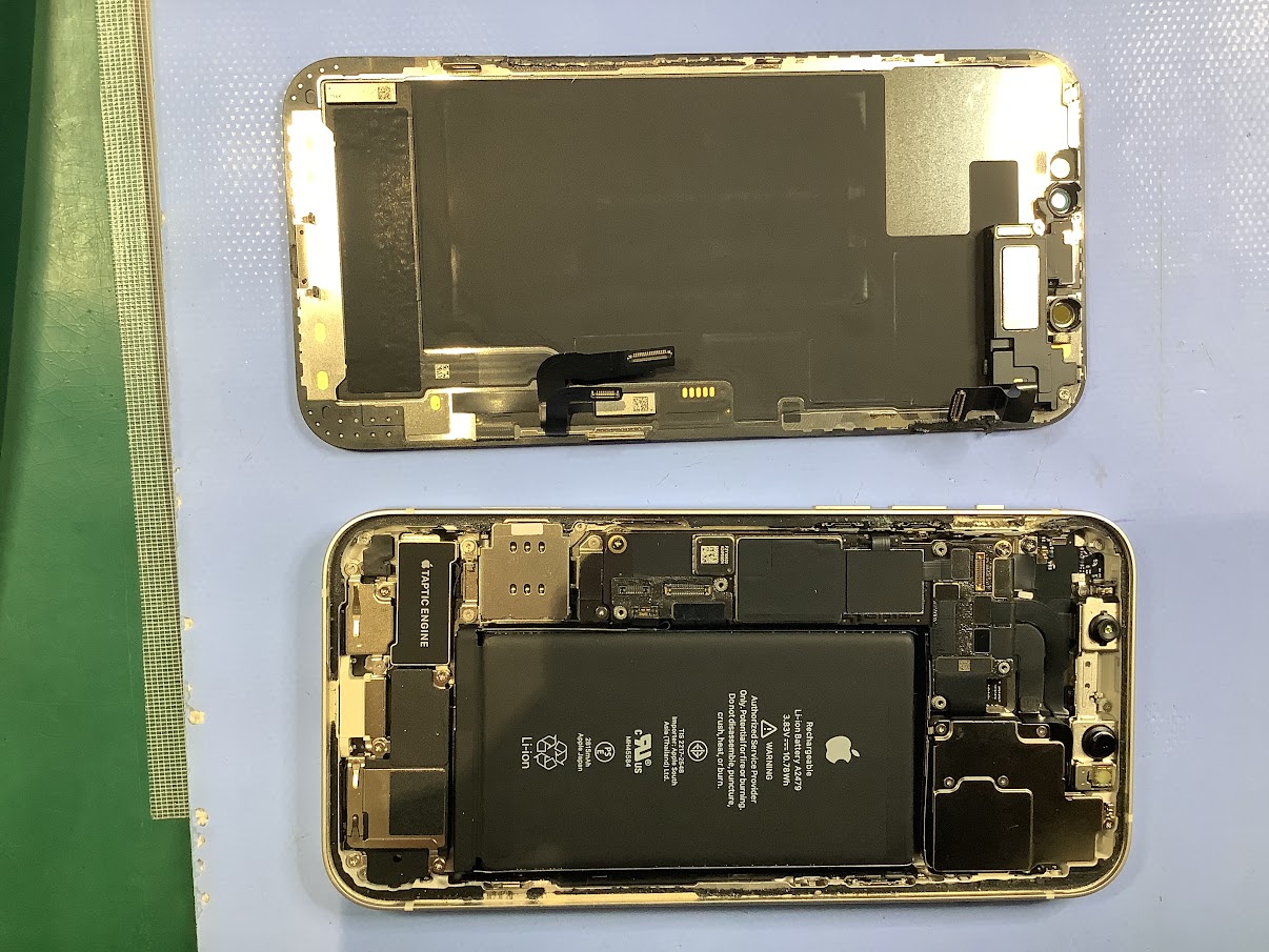 iPhone12の画面交換ならデータをそのまま・最短即日修理のスマホ修理工房ラザウォーク甲斐双葉店へ