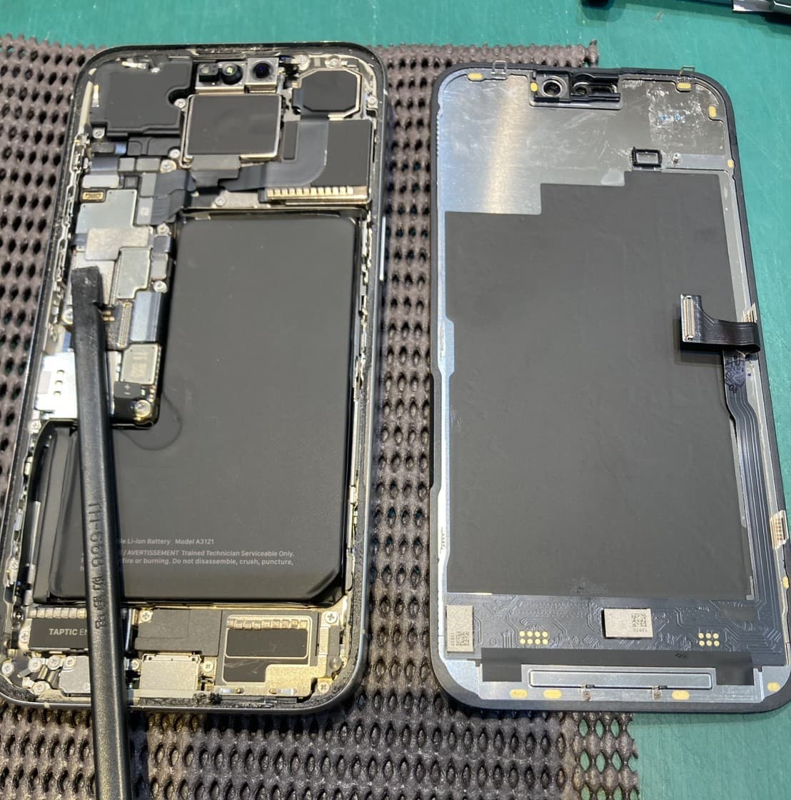 ふじみ野市、川越市、所沢市でiPhone15ProMaxのフロントパネル交換なら【スマホ修理工房イオン大井店】にお任せください！