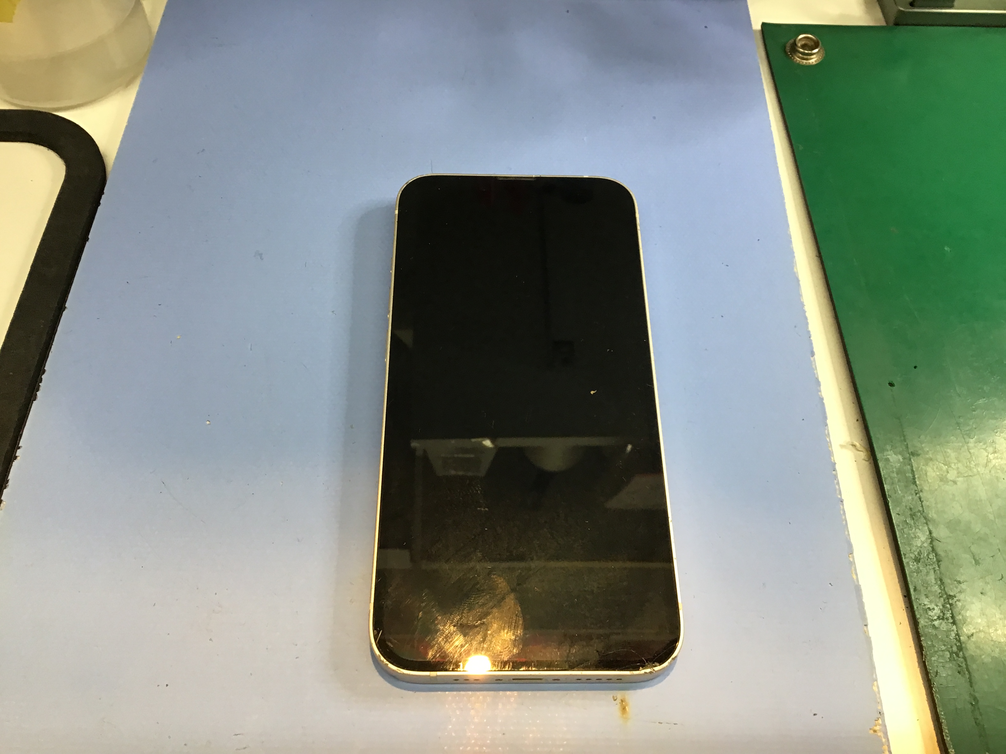 iPhone12のバッテリー交換ならデータをそのまま・最短即日修理のスマホ修理工房京王聖蹟桜ヶ丘ショッピングセンター店へ