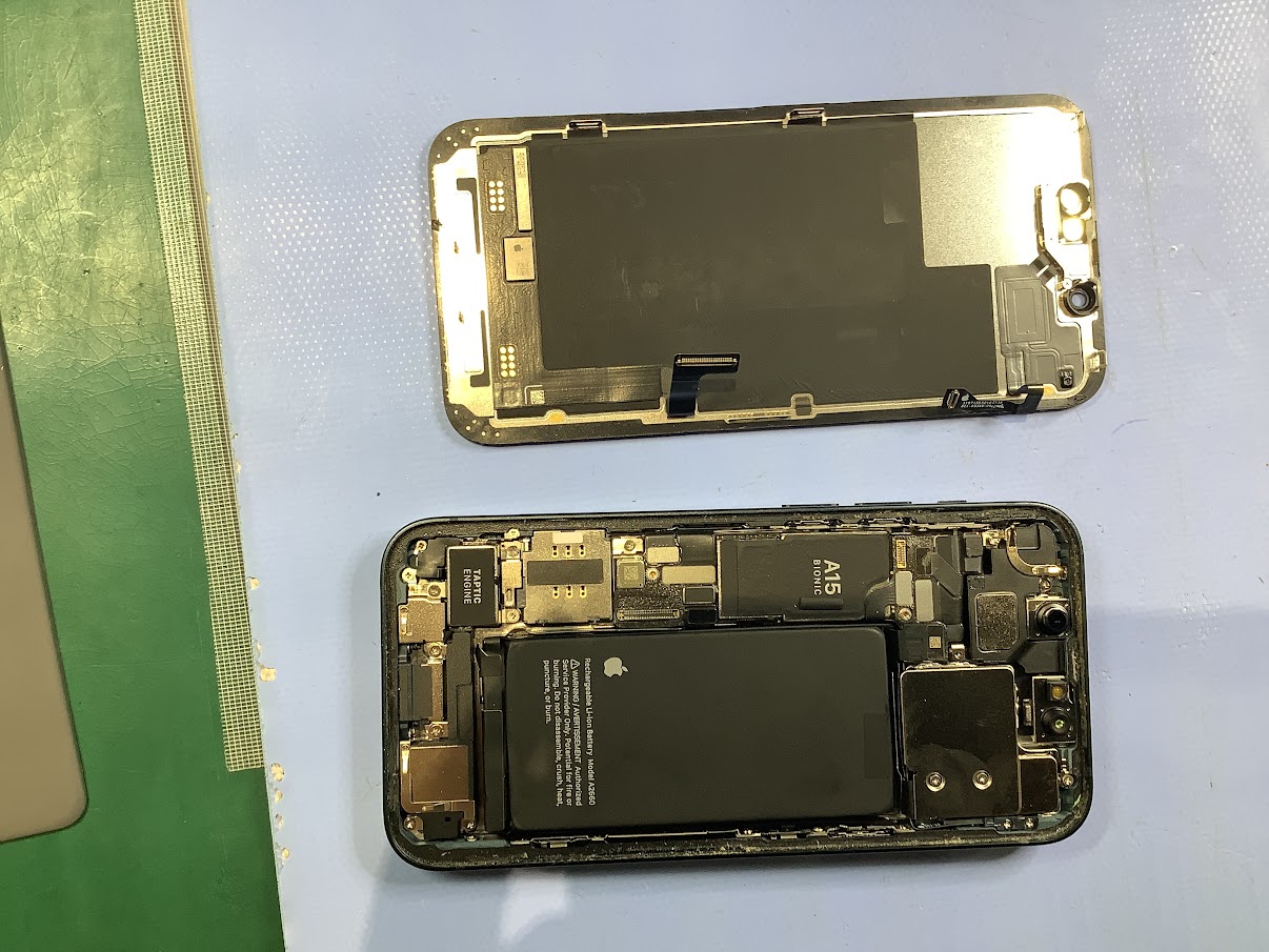 iPhone13miniのバッテリー交換ならデータをそのまま・最短即日修理のスマホ修理工房ラザウォーク甲斐双葉店へ