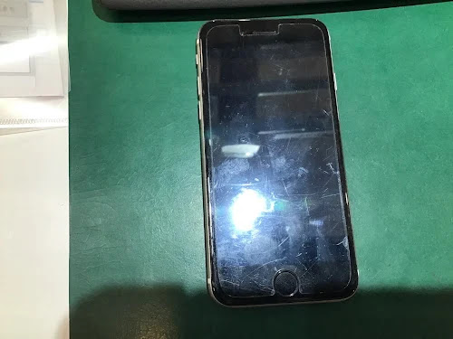 iPhone SE3の画面割れも綺麗に解決！鮮やかな4.7インチ表示を取り戻す