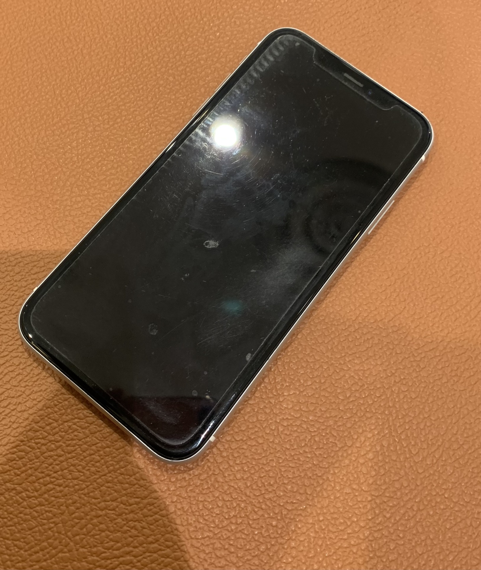バッテリーが膨張してしまったiPhoneXR（アイフォン）バッテリー交換を承りました！！