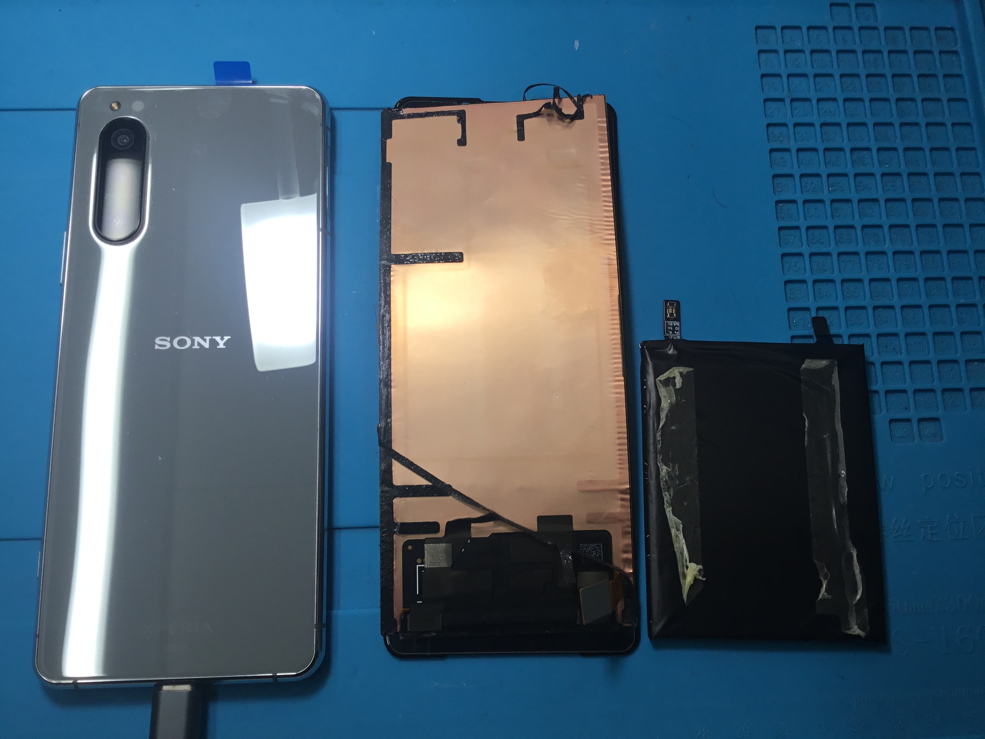 【Xperia 5 Ⅱ（エクスペリア5 マークⅡ）】液晶パネル・バッテリー交換なら『スマホ修理工房太田店』へ！