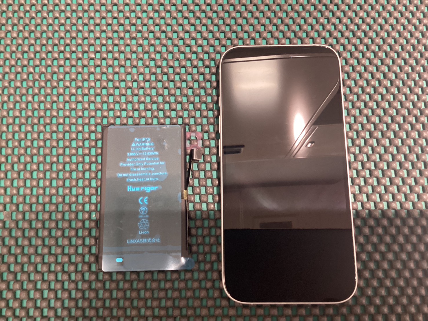 iPhone16のバッテリー交換で充電持ちを改善！！　スマホ修理工房新狭山店