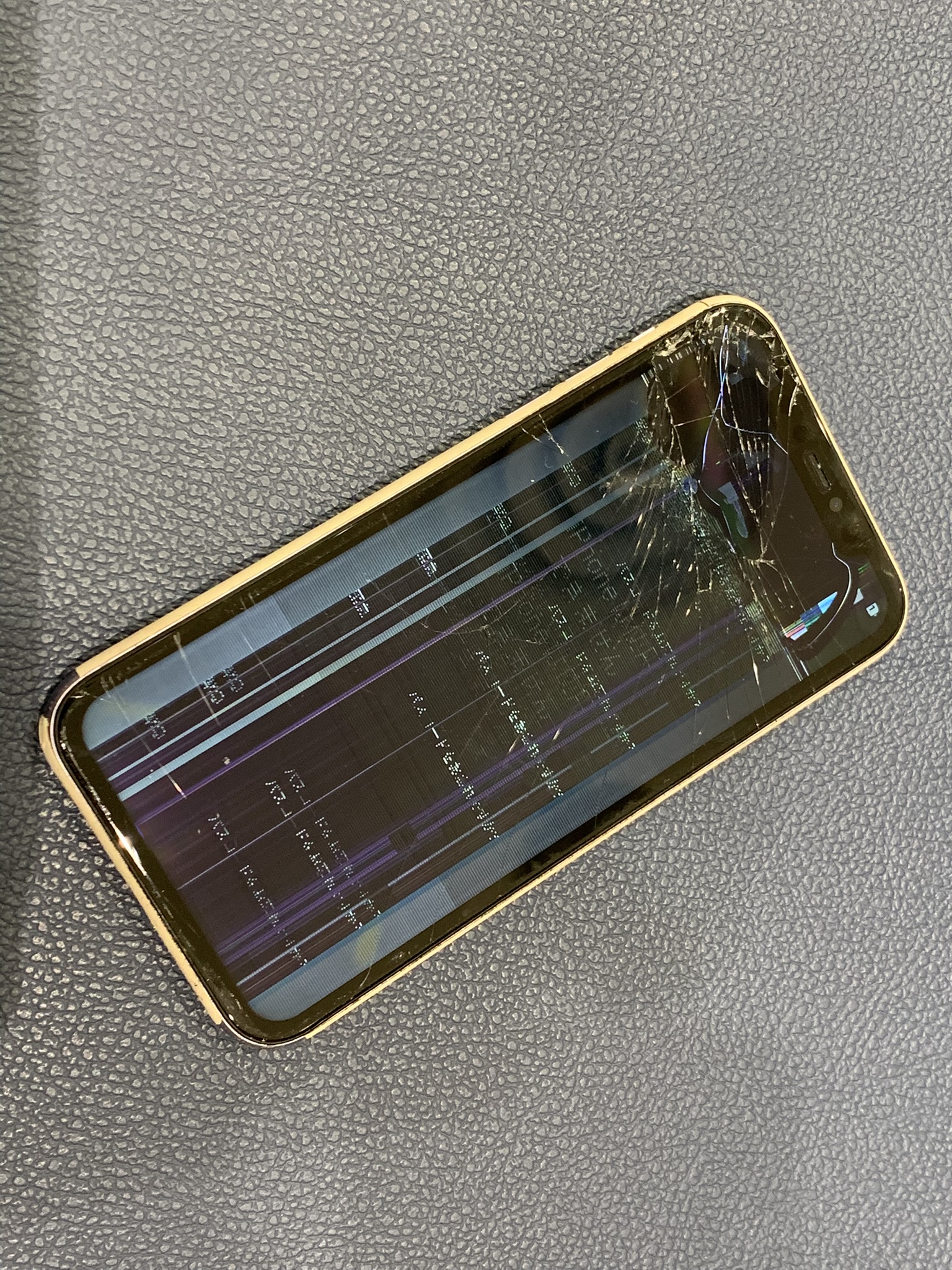 液晶破損になってしまったiPhone 11（アイフォン）画面交換修理を承りました！