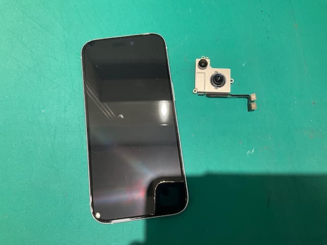 iPhone 15の広角カメラがピンボケに？アウトカメラ交換で改善！ 　【スマホ修理工房新狭山店】