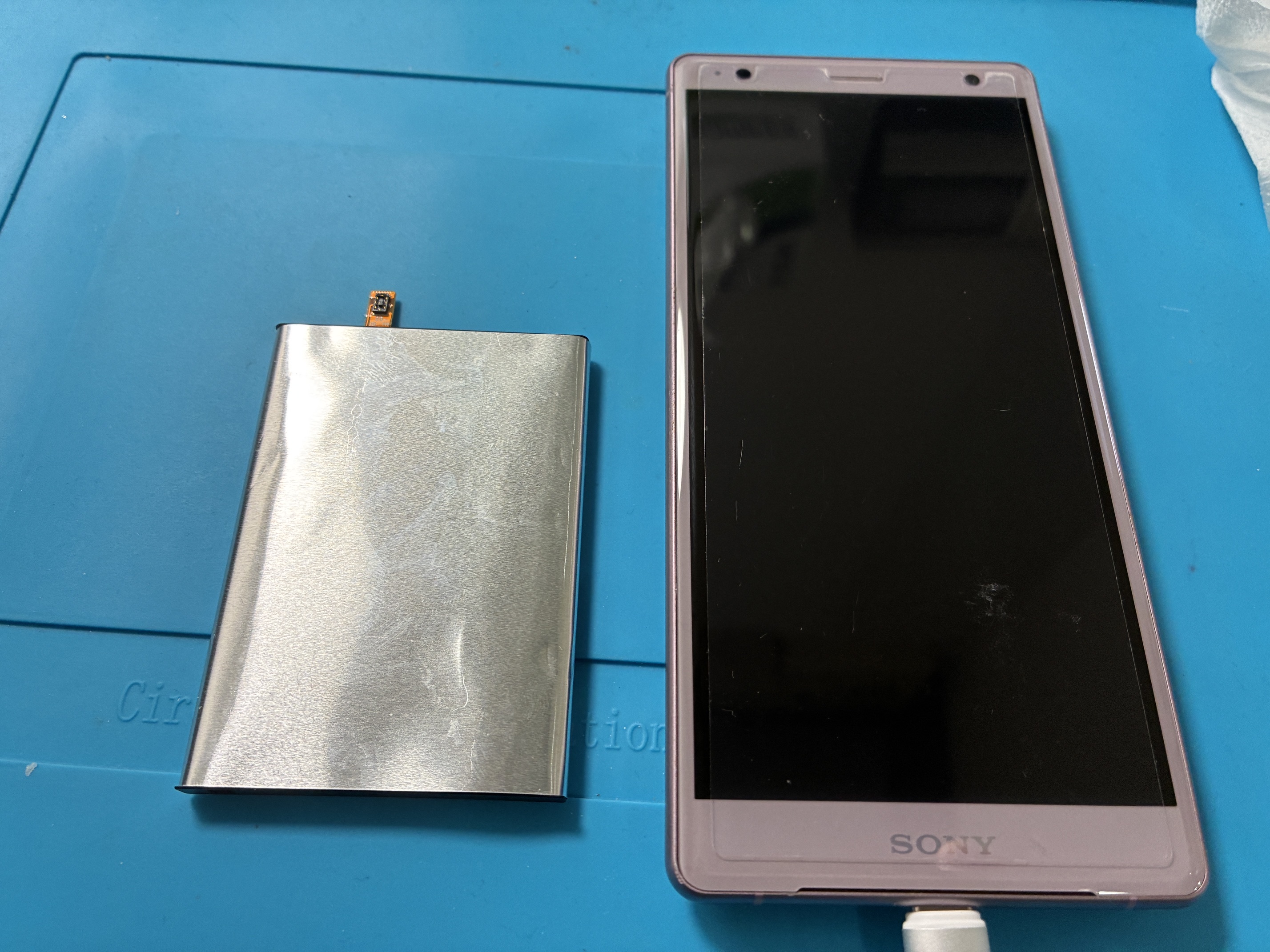 神戸市からお越しのお客様よりXperia XZ2のバッテリー交換をご依頼いただきました！