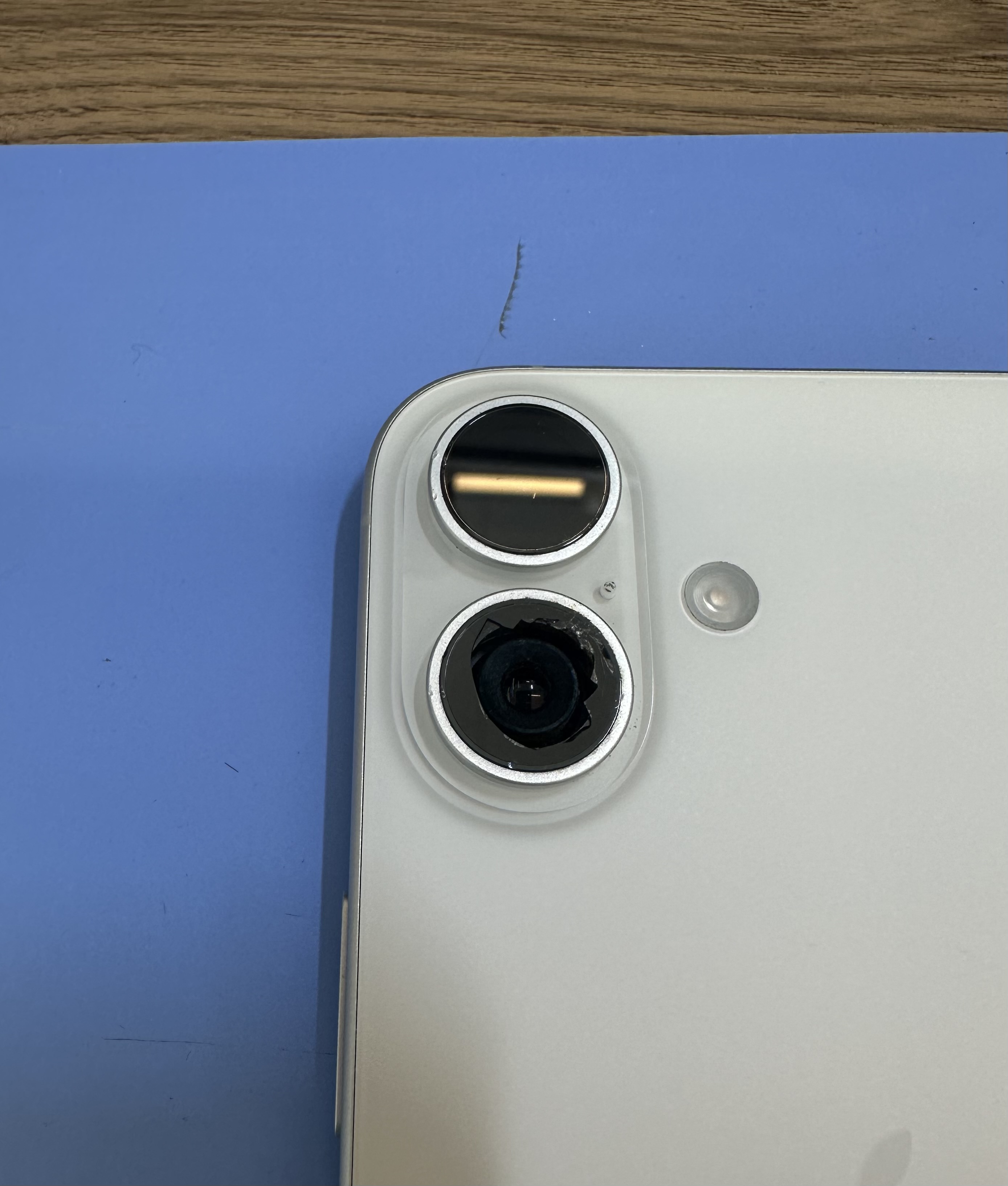 【iPhone16】カメラのレンズが割れた時は、スマホ修理工房カインズ前橋吉岡店へ！