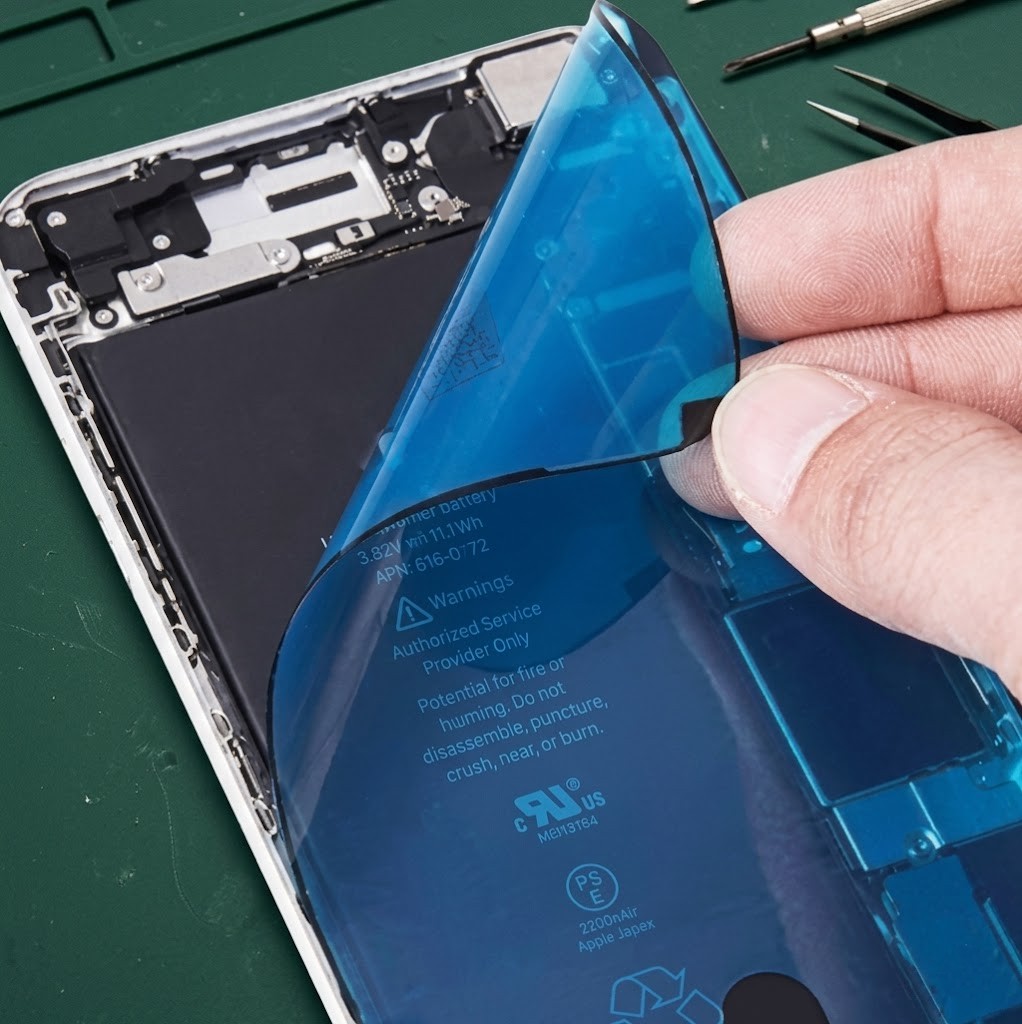 💦 スマホ修理後の「防水性能」大丈夫？防水シールの再加工もお任せください！