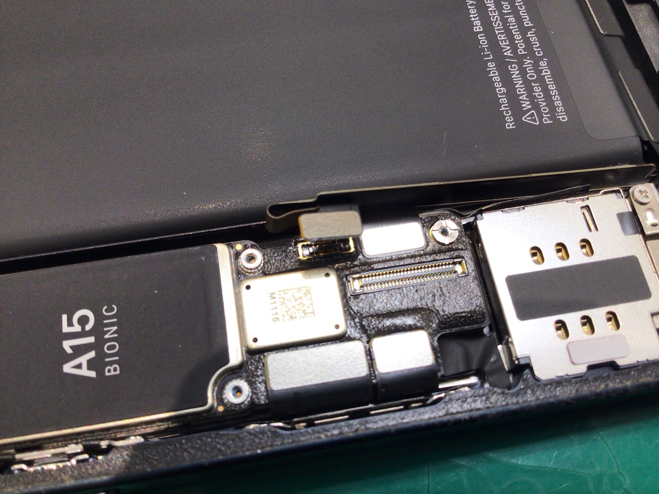 iPhone12miniの画面交換ならデータをそのまま・最短即日修理のスマホ修理工房町田モディ店へ