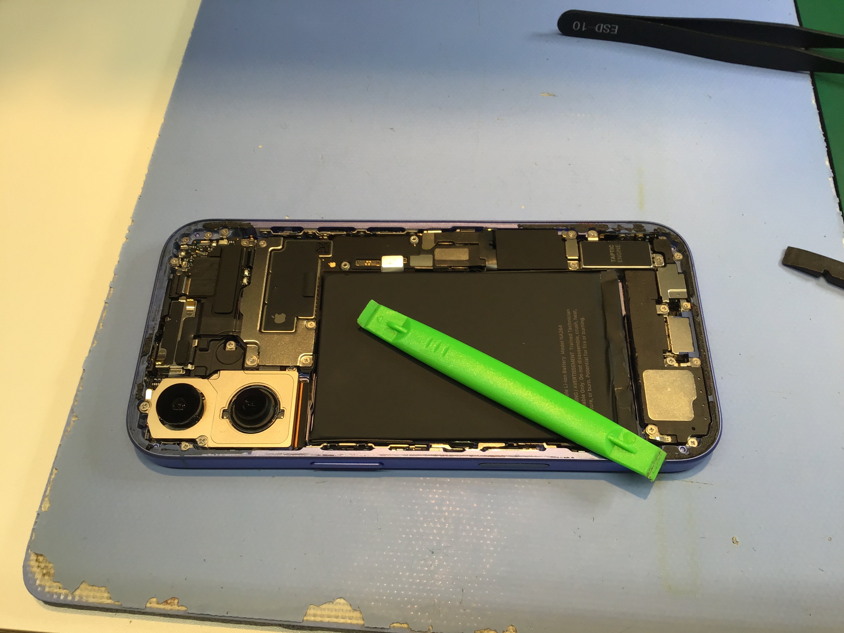 iPhone16のバッテリー交換は、データそのまま・即日修理のスマホ修理工房京王聖蹟桜ヶ丘ショッピングセンターB館店へ！