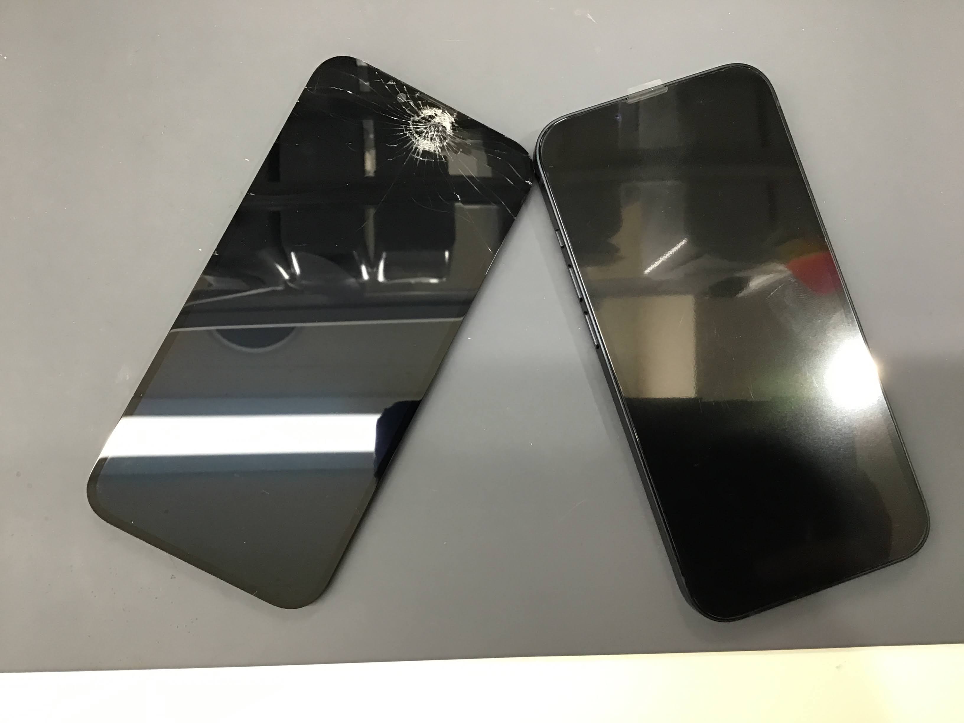 こんにちは！スマホ修理工房橋本店です(^o^)本日はiPhoneの液晶交換をさせて頂きました！外装もきれいで操作も良好です！