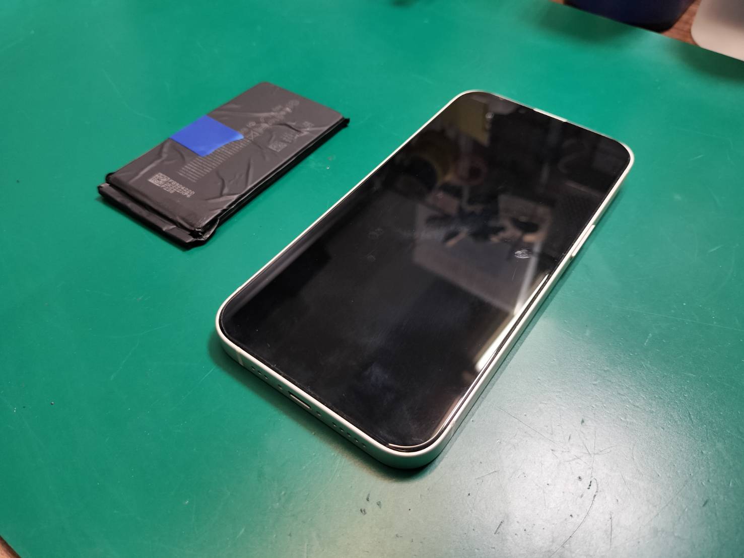 iPhone14のバッテリー交換を承りました♪【iPhone修理工房京王アートマン府中店】