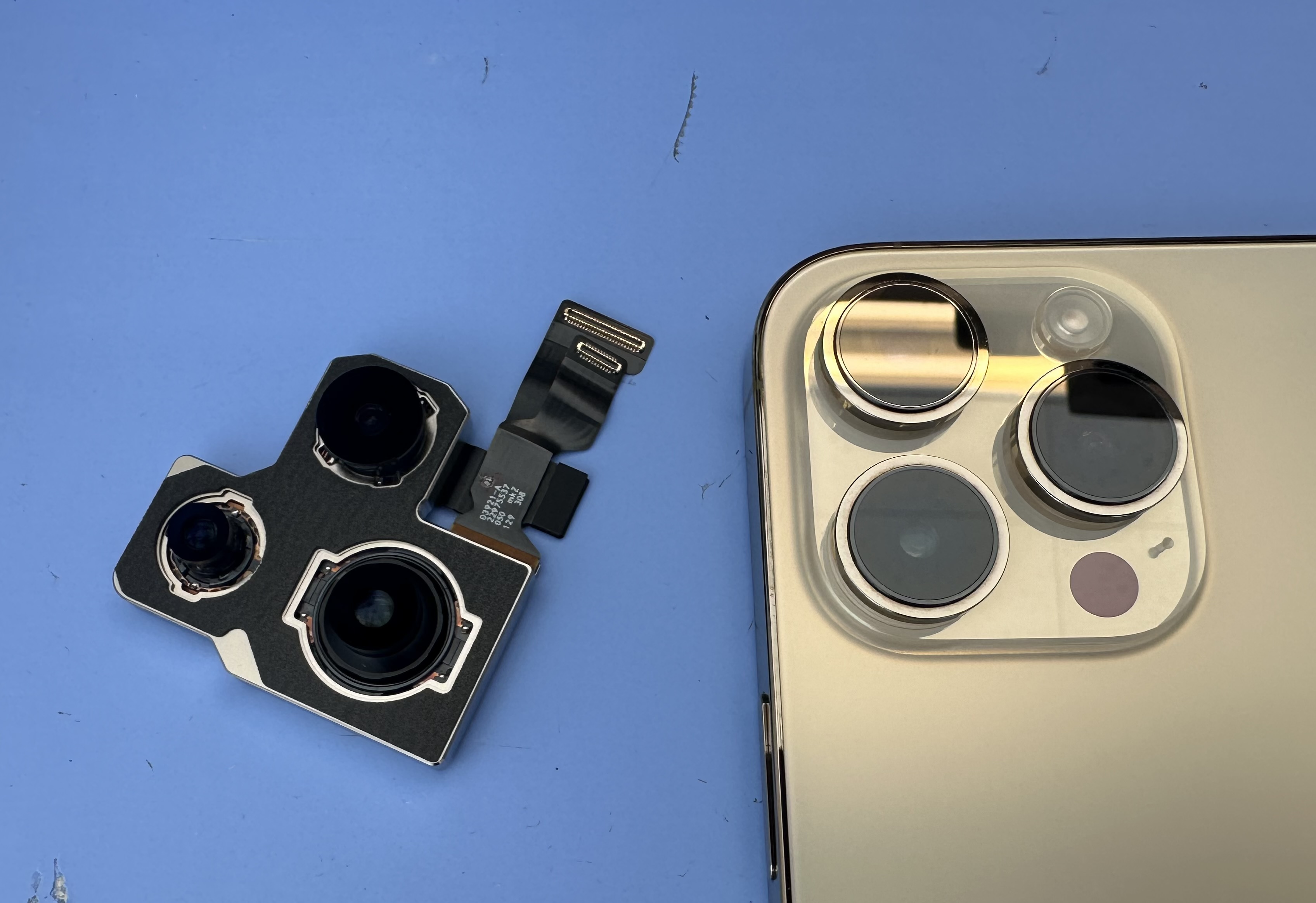 【iPhone14ProMax】カメラにひびや線があるときは、スマホ修理工房カインズ前橋吉岡店へ！