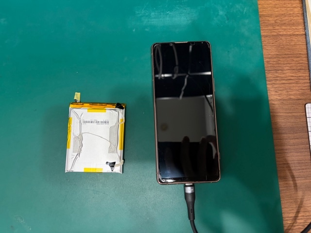 神戸市からお越しのお客様よりXperia 5Ⅲのバッテリー交換をご依頼いただきました！
