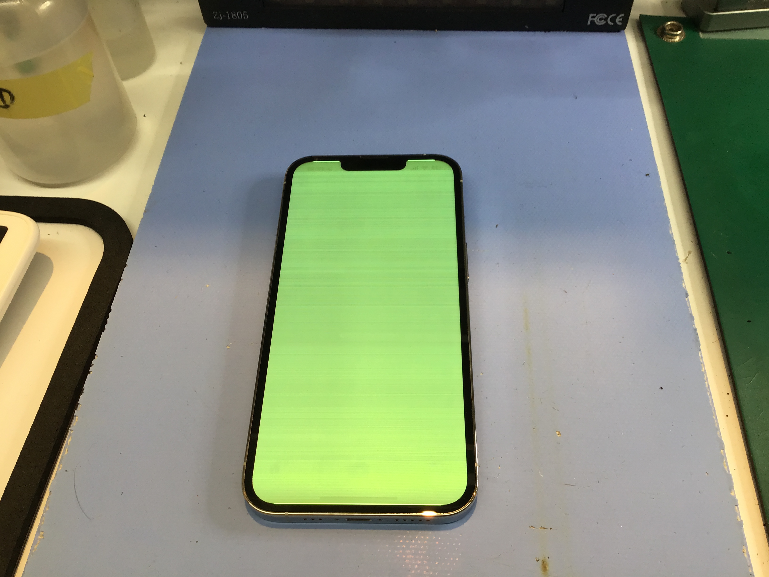 iPhoneの液晶交換は、データそのまま・即日修理のスマホ修理工房京王聖蹟桜ヶ丘ショッピングセンターB館店へ！
