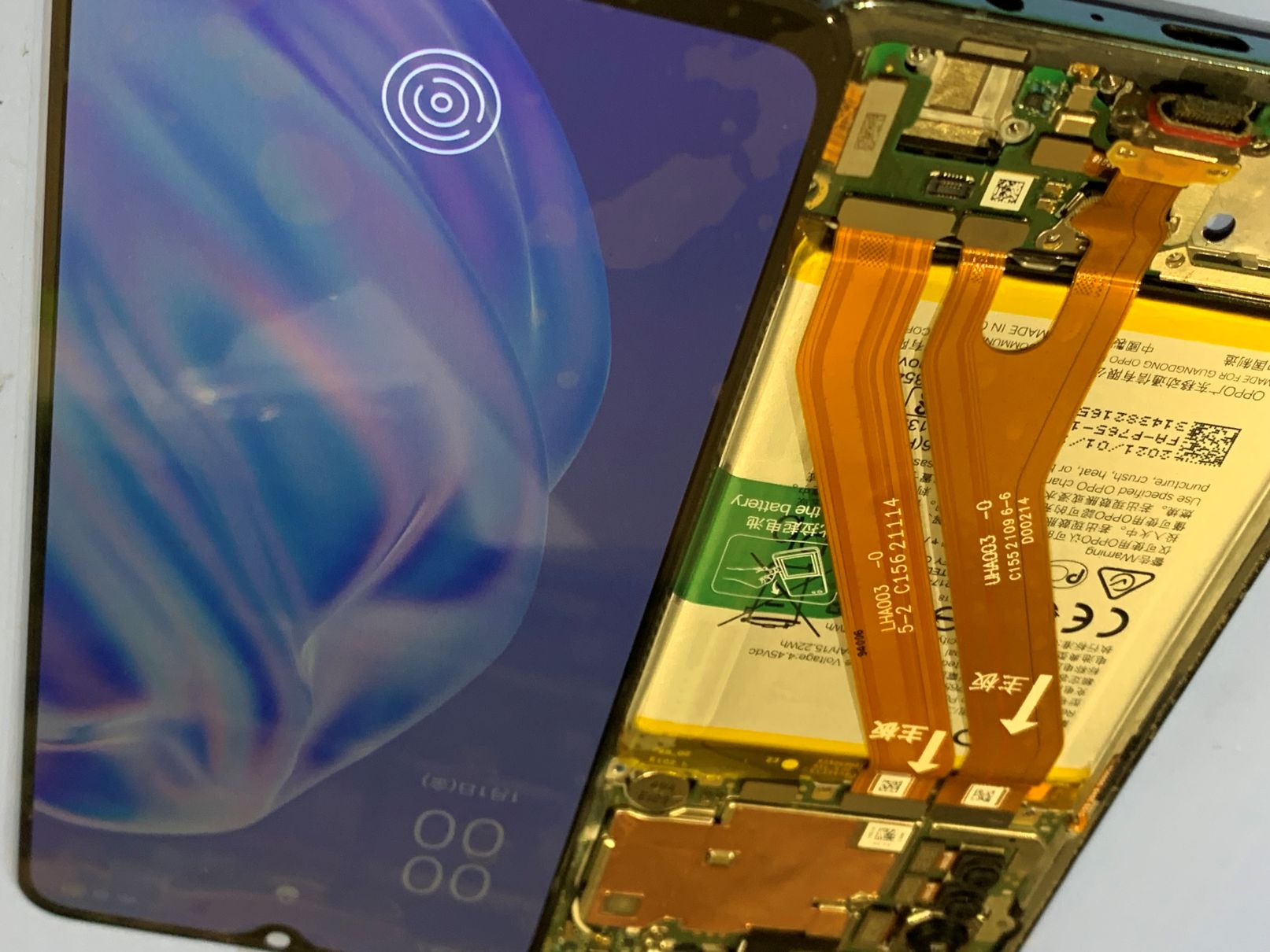 OppoReno3A 液晶破損 操作不可 / 三郷市からご来店【スマホ修理工房フレスポ八潮店】